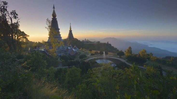 พระมหาธาตุนภเมทนีดล นภพลภูมิสิริ